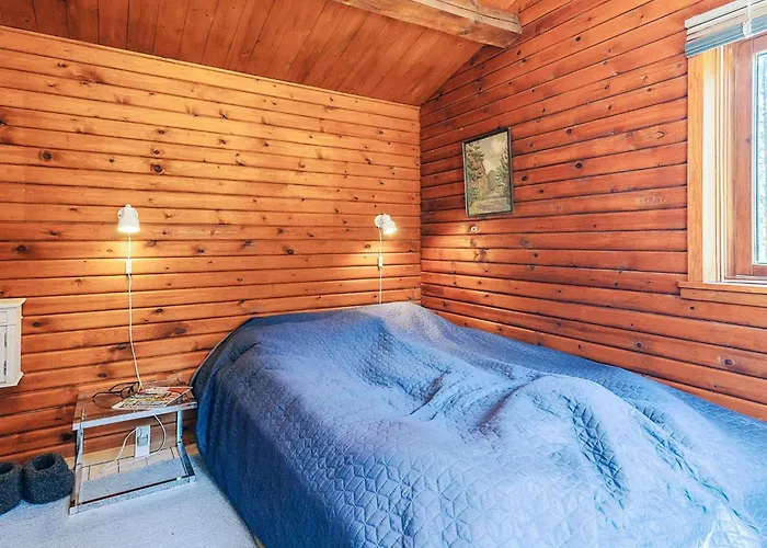 6 Person In Albaek-by Traum *