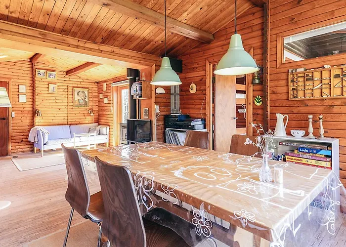6 Person In Albaek-by Traum